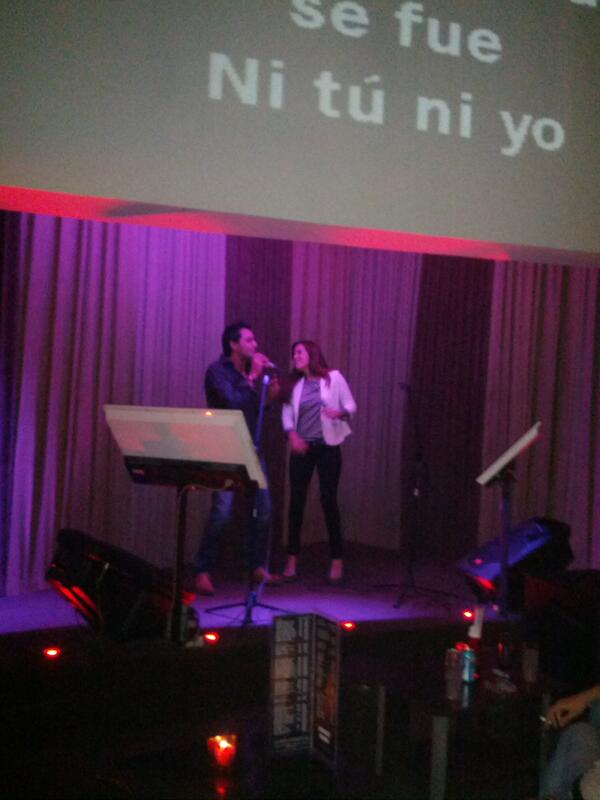 envivopuebla's tweet photo. Ven a cantarle cuanto l@ amas http://t.co/SaHx2f7yPI
