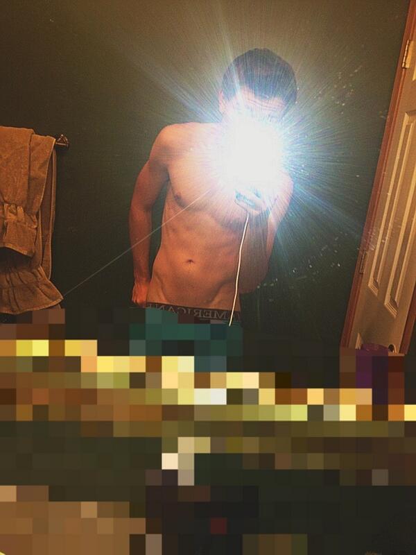 coltonjones1's tweet photo. since when did I get that V!?!😳😱 http://t.co/kf0eTeHhDY