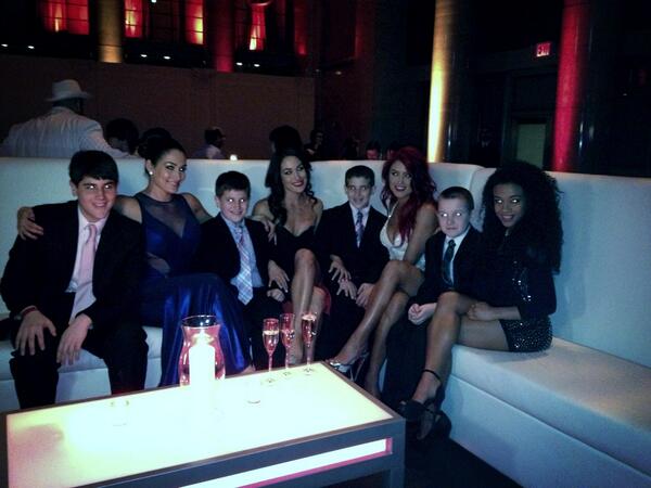 WWEUniverse's tweet photo. Making dreams come true at #stars4sandy with @nicoleandbri http://t.co/PrA0UViYpW