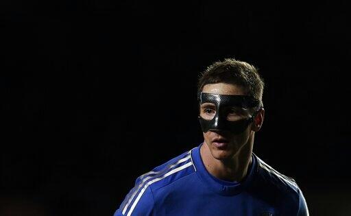 Cacsnews1204's tweet photo. Is this Fernando zorro or has Abramovich finally pulled the boots on himself?#chelseaman http://t.co/MWWNx540TE