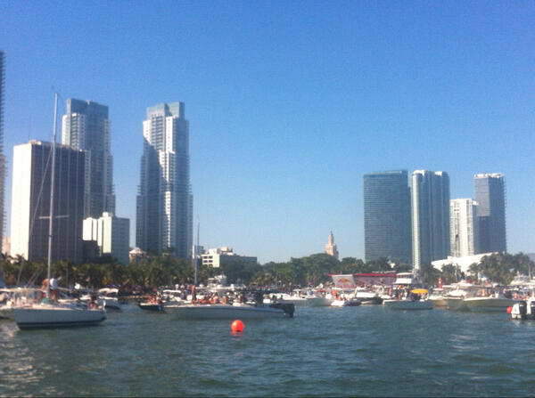 rmf811's tweet photo. #tbt Miami's @redbull #flugtag  @redbullLAX http://t.co/1Oqamo9aQe