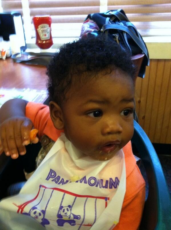 jamesWhitfiel11's tweet photo. My baby cousin http://t.co/u5NJnb0oM7