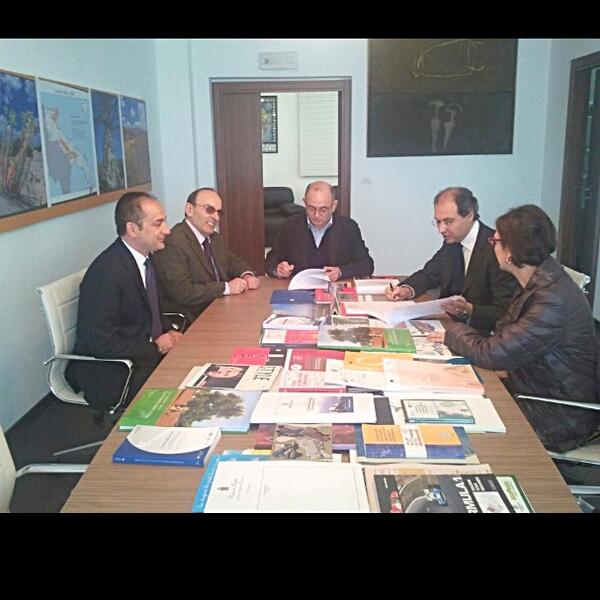 FerdinandoIeva's tweet photo. Nicastro e Giorgino.protocollo d'intesa per finanziamento 900.000 per potenziamento differenziata. http://t.co/LPGrC6vihZ