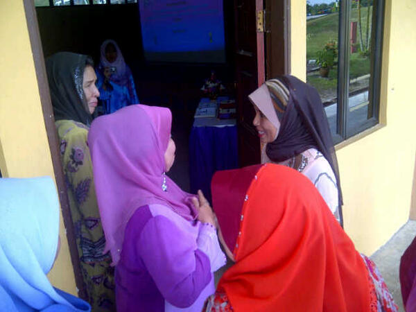 Kehadiran YBhg Datin Noriza Mohd Noor di Majlis Pelancaran Puspanita Cawangan Kecil Melaka @KP_RELA. <a href="/relamalaysia/">relamalaysia</a>