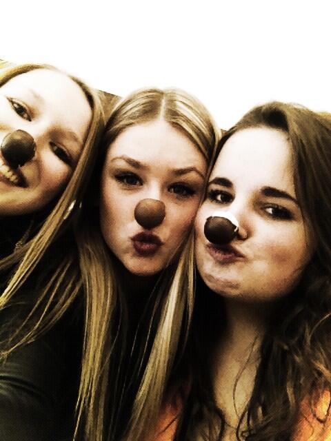 Tara2112's tweet photo. "@echelledhaan: Hahaha wat je met negerzoenen kunt doen @nathalievos96 @Tara2112 👻 http://t.co/4a5514xIkB"