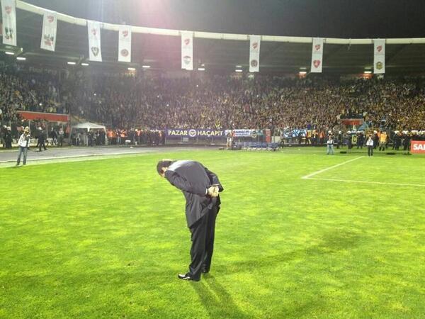 1907unifeb's tweet photo. İyi ki doğdun Aykut KOCAMAN! #kocamanumutlarimizinsahibisin http://t.co/md5BPEKbL7