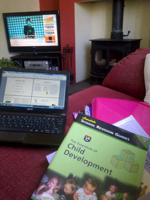 heather_ox's tweet photo. @Aimee_Jeffriesx look what I'm doing! #TopStudent #StarzMusic http://t.co/4eQclnoP5d