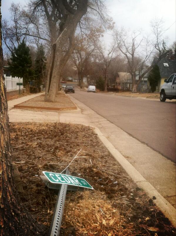 CBSNewsColorado's tweet photo. RT @KellyCBS4: #JamesLohr arrested in this #ColoSprgs neighborhood. One person saw "a lot of cops & flashing lights." http://t.co/0uP8lNN6Rn