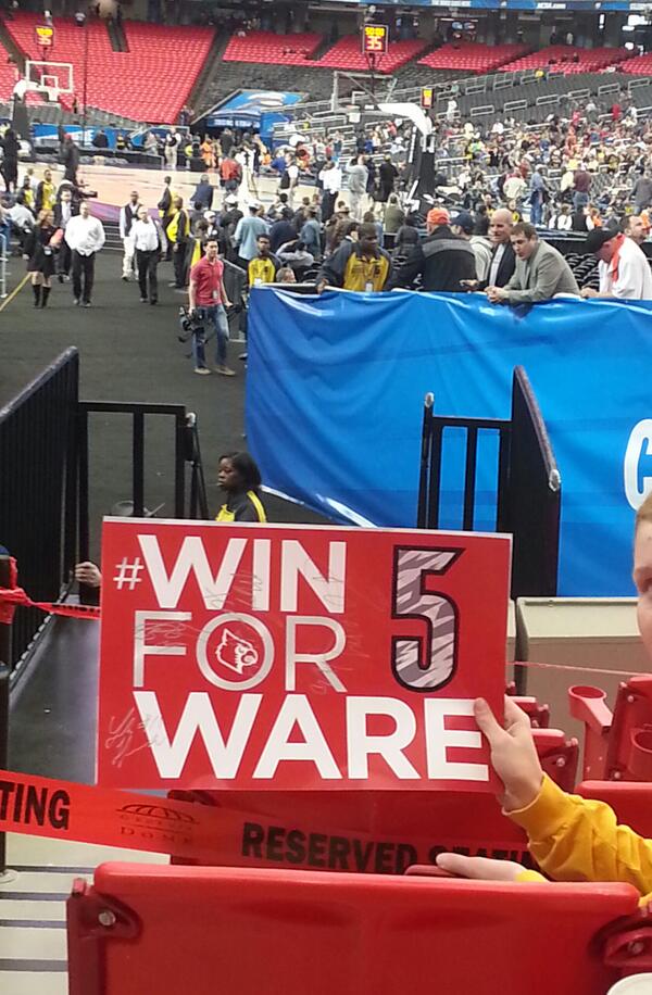 LynnUSportsMgmt's tweet image. These signs are absolutely EVERYWHERE here at GA Dome. #WinforWare #FinalFour