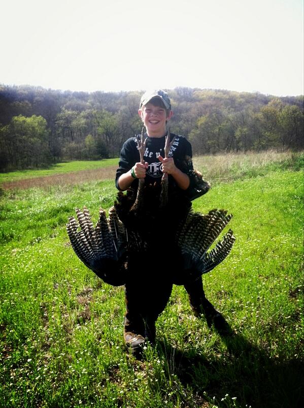 BuckemUpHunts's tweet photo. Time flies! Can't believe it's been a year since this great hunt last year...at it again tomorrow! #youth #gobblers http://t.co/0rhJbWAofE