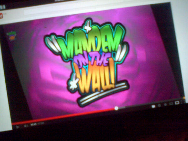 YazzaAhh's tweet photo. Watching man dem on the wall like I rude gyal...B-) http://t.co/hDwCsykYiU