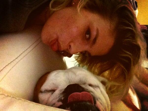 MarroneEmma's tweet photo. @emma_marrone .. Buona notte a tutti.. ❤ #tano http://t.co/WBTWMHfflR