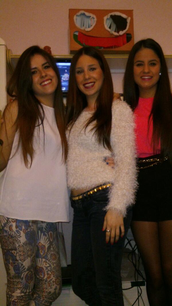 nataliacozarm's tweet photo. Con mis bombones @7_Dolores @RociioReinna http://t.co/1KjUgJAsae