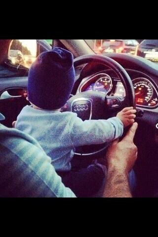 Djazairi76's tweet image. Moi et mon fils jlui apprend a conduire #BonPère #Audi #RS4