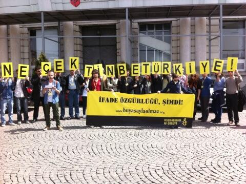 #neçektinbe Türkiye! #buyasaylaolmaz buyasaylaolmaz.org #ifadeozgurlugu #yargıpaketi