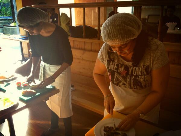 AScoopinBetween's tweet image. It's begun!!! #LPQIndia #thepullmanloaf