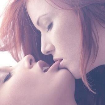 dslln's tweet photo. "@HotLesboAction: Sensual lesbo lip biter

@ste_routledge http://t.co/XPmiB6jMcY"