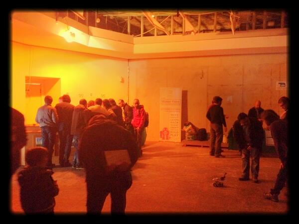 stefano_cotta's tweet image. the light is gone.. the atmosphere is like Blade Runner #ArduinoDay @MakerFaireRome @DiScienza #OfficineArduino