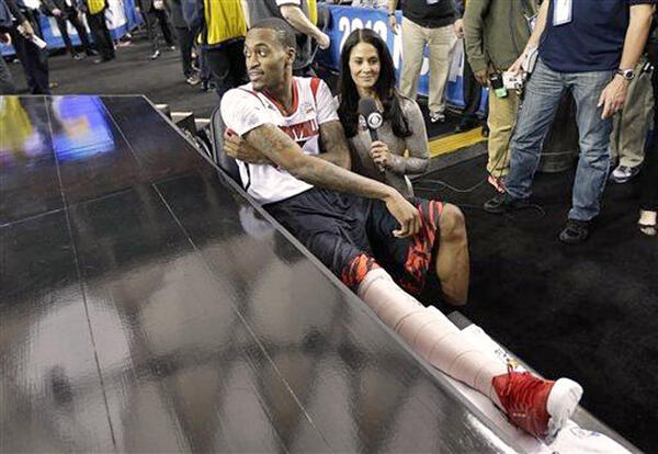 SportsCenter's tweet photo. Sunday, Louisville's Kevin Ware suffered a gruesome injury. Today, he's on the sidelines rooting for his team » http://t.co/RSGcHlfoMQ