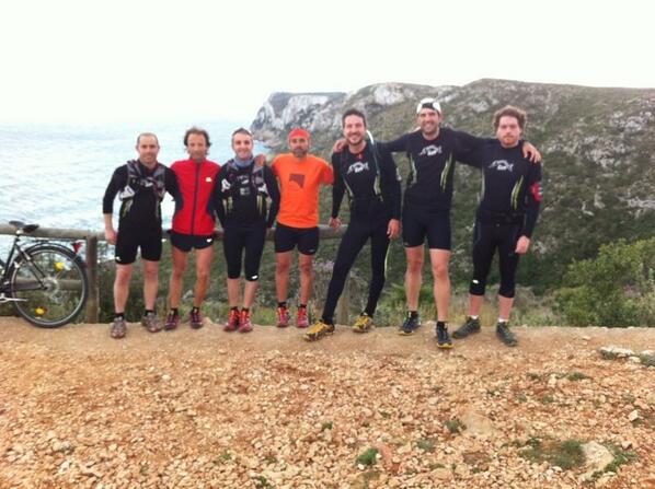 mountainllebeig's tweet photo. Bon entrenament en grup esta vesprada, aixina dona gust!!!! #Trailrunning http://t.co/f2GnkuWtqQ