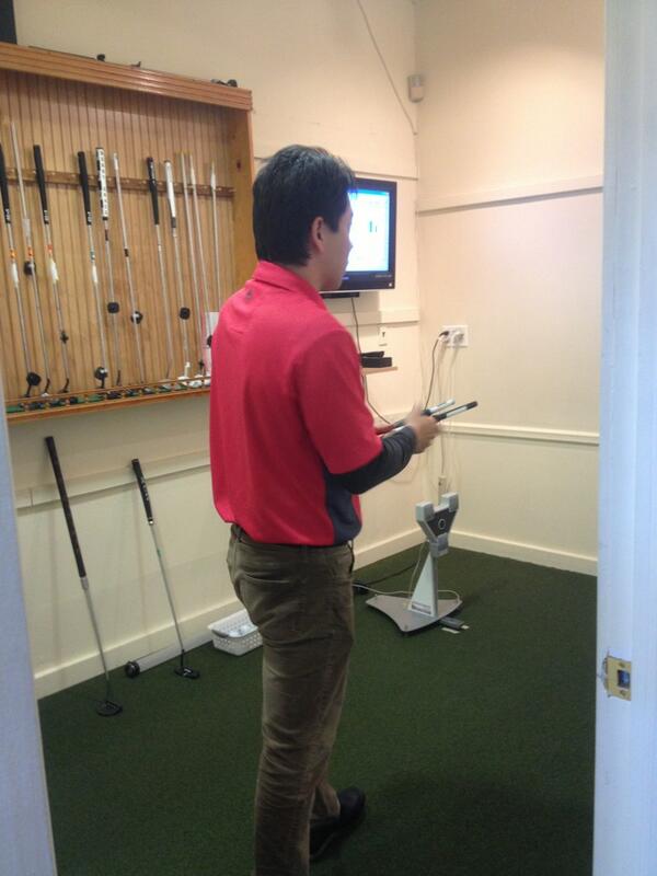 KIRKOGURI's tweet image. Secret cameraman!  RT @scorciaonpar: @KIRKOGURI getting it done @PetesgolfshopNY #samlab