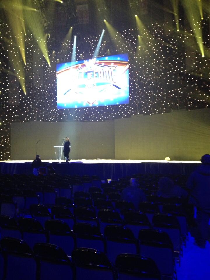 موقع اخبار المصارعة الحرة Stephanie McMahon تنشر صورة لمسرح الـ Hall