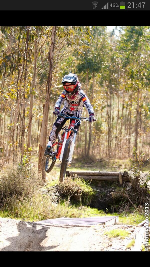 MarcoBmx_21's tweet photo. Hoy en vilaboa...buena foto @javichuvega @JoseLanvo @ http://t.co/8QO8MWrKHT