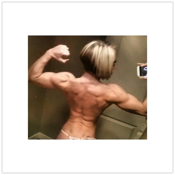 Crimson_rOsee's tweet image. #progree RT if you love a hard body