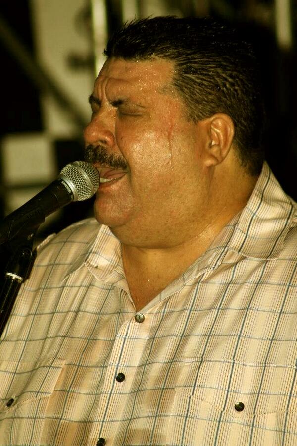 Maelo__Ruiz's tweet photo. Esto fue anoche cantando "Adicto a Ti" en Chile #NotasAltas #LoMejorDeMi #OVMR http://t.co/FnnIEVH6U9
