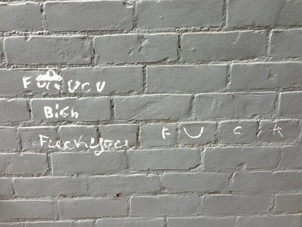 STR8NEWPORT's tweet image. Newport&apos;s version of &quot;welcome to the neighborhood&quot; #urbanproblems #newport #iaintskeered