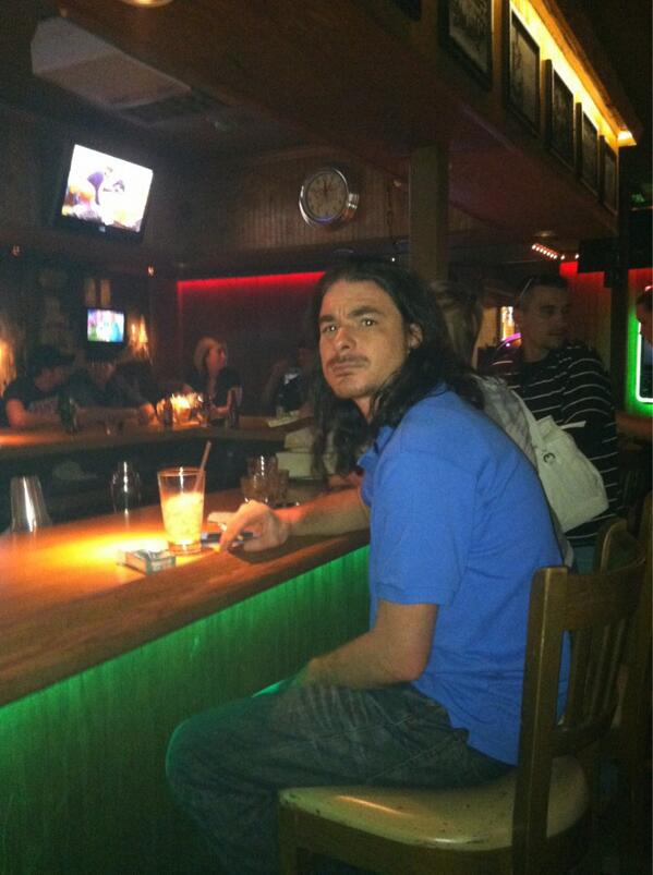 puseyism's tweet photo. Nooooooo. Jon snow does not smoke newports. You took an oath! http://t.co/c4D72pMtbD