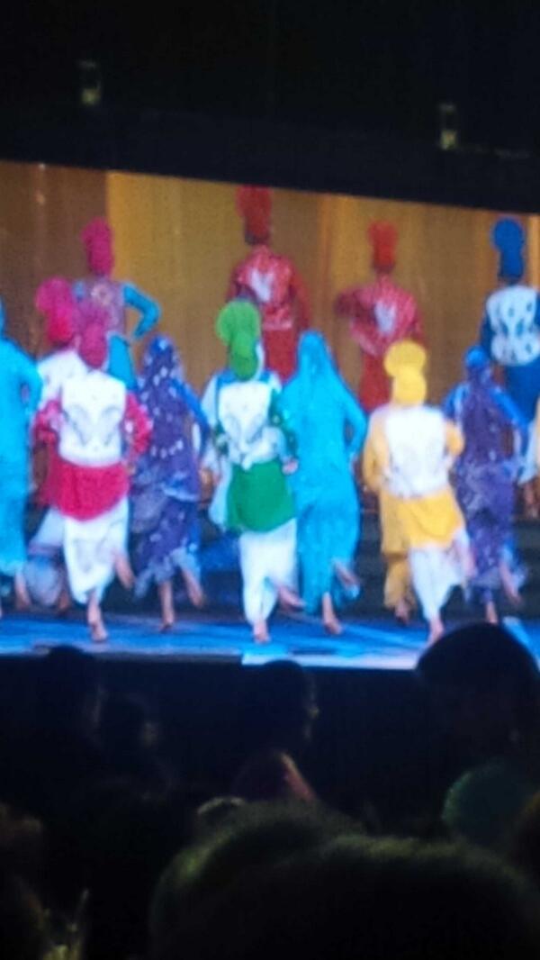 Teksh's tweet photo. At the #TOIFA #Bollywood film awards in fantastic #Vancouver http://t.co/MTY9bthr42