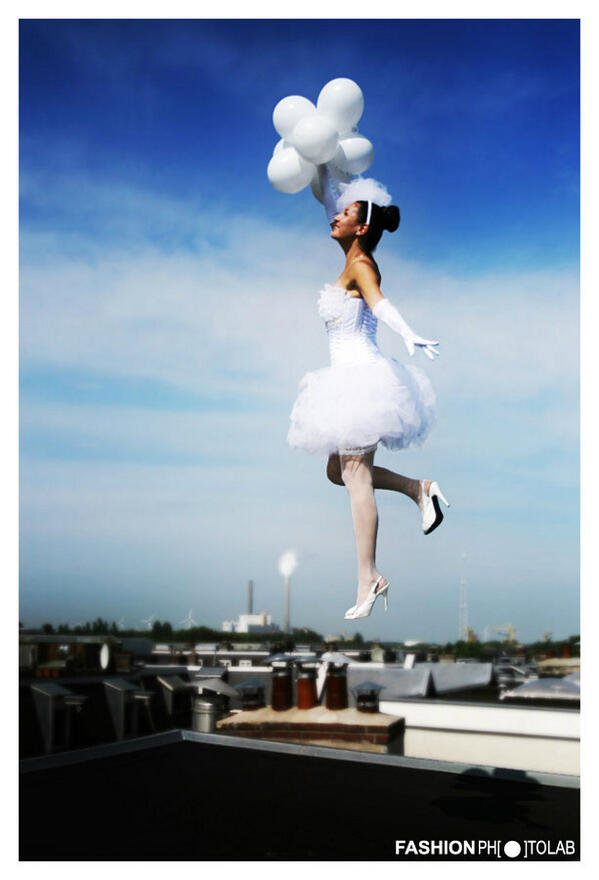 FashionPhotoLab's tweet photo. Brides can fly :-) http://t.co/Pqf0PFklZ8