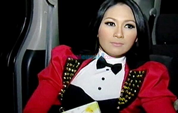 Tata_Janeta's tweet photo. Seperti Minnie Mouse ini hihi http://t.co/yPRQHOHkK8