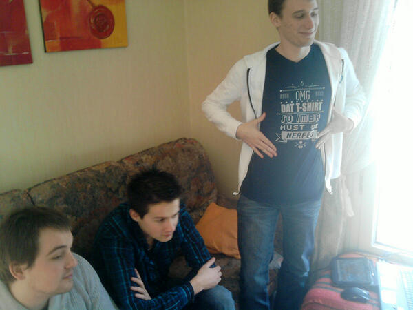 R4NT4N_'s tweet image. Omg dat tshirt!!! #ProjetD