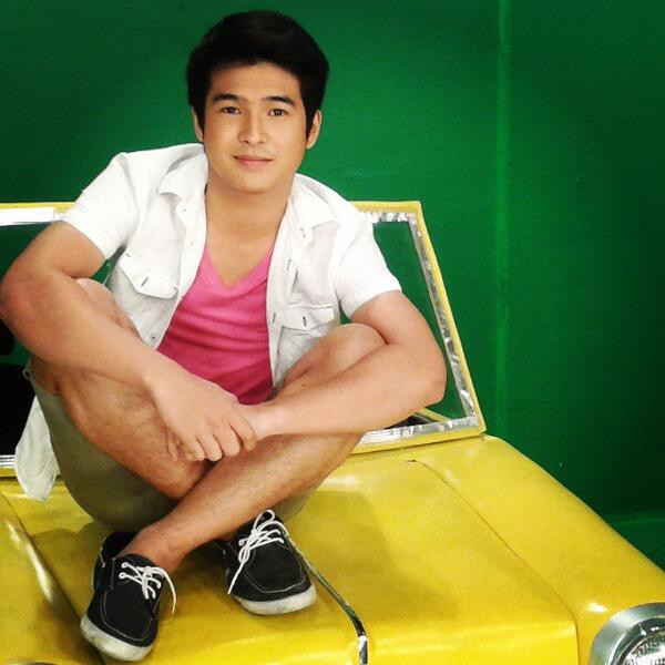 JeromePoncePogi's tweet photo. GWAPING http://t.co/fpJBMXYqiM