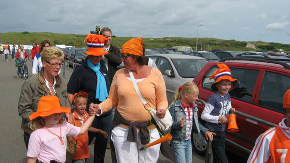 Kuikenloop's tweet photo. #Kinderkanker de beste zorg geven en top onderzoek realiseren, doe mee aan de #Kuikenloop op 8 juni en steun Kika http://t.co/dBYbjb4znw