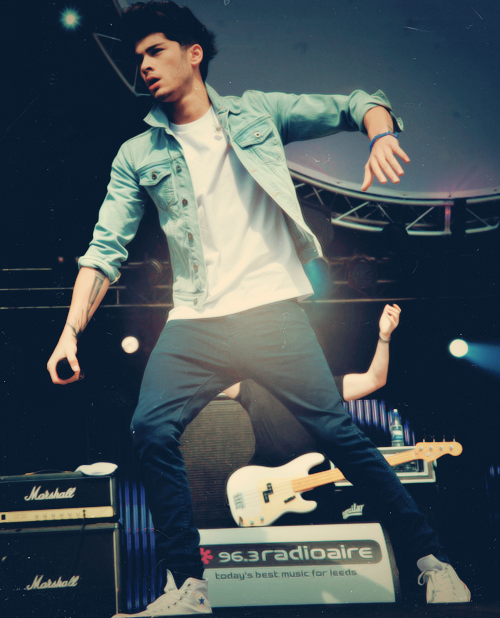 wbyhoran's tweet image. #ZaynHasTheVoiceOfAnAngel  has been trending worldwide for about 6 hours already aw