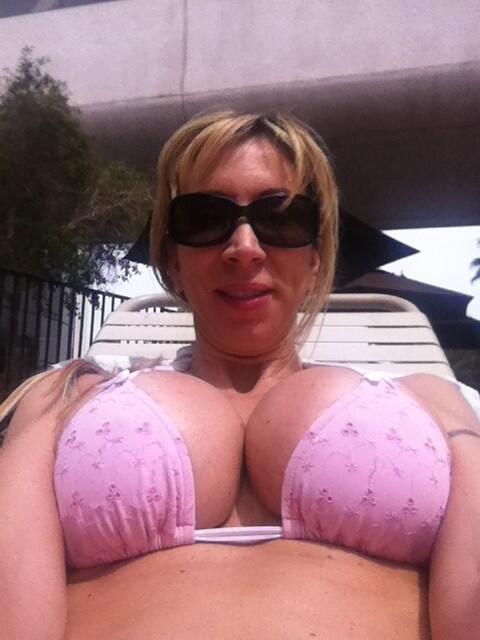 This top makes my tits look huge http://t.co/qsxxVlcUrP
