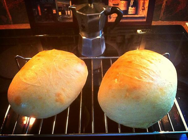 abner418's tweet photo. Impressed with my first attempt at bread making! @JDOROTSSW Learn from the best! #suziehomemaker #nbd http://t.co/ZtMoeSZXpI