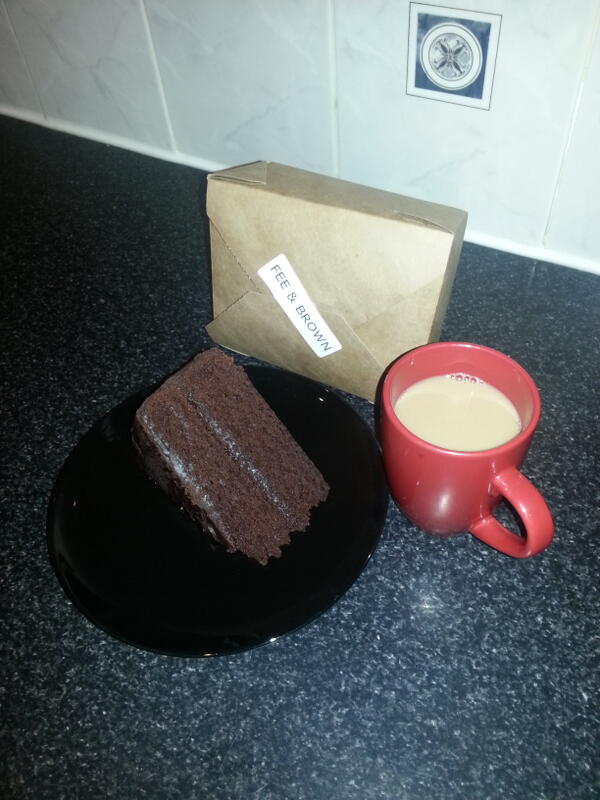 SaltwistedK's tweet photo. What a way to end the weekend, little treat the missus saved after her visit to @Feeandbrown http://t.co/2VxVUNNlwB