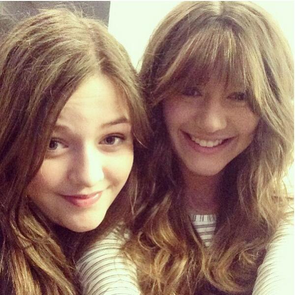 EleanorJCWorld's tweet photo. #NEW Eleanor Calder With Fizzy ! http://t.co/epnL4Ia7lu