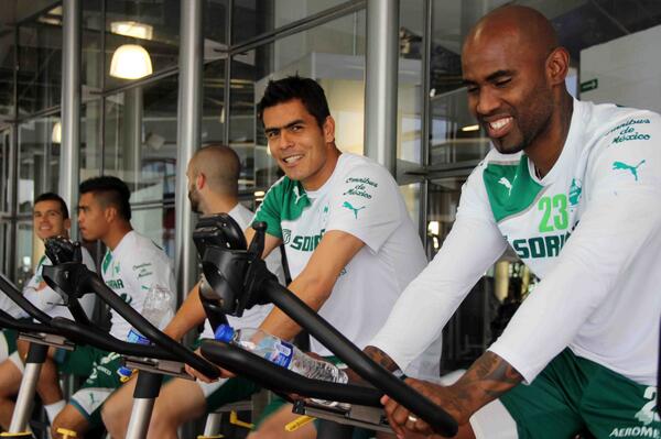 ClubSantos's tweet photo. -Santos Regresa a la Comarca Lagunera- Lee la nota completa en http://t.co/QL4hFGeI3q #GuerreroNoCualquiera http://t.co/OravkikNsm