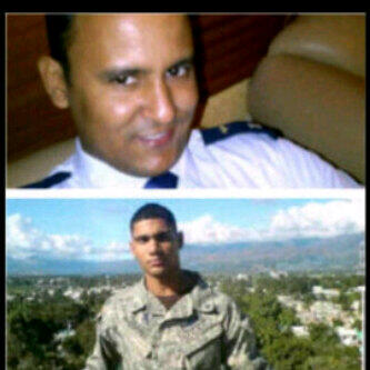 elizabeth_licha's tweet photo. Miren los pilotos muertos,  por un accidente aéreo http://t.co/eZcgdWLWhJ