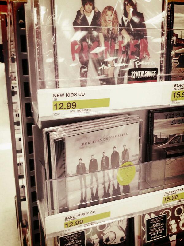 Bloquito4life's tweet image. @jordanknight No special version of #NKOTB10 at the Canadian "Tahget", even worse it's placed wrong #managerplease