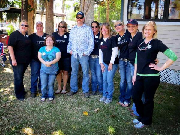 Ropes4Hope's tweet photo. #Pray4Angus Grits Girls and #Angus dad #Ropes4Hope #Fundraising #HeartTransplant #Transplant http://t.co/CoHEpSbwML http://t.co/IAEs7OumK2