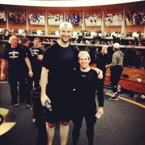 Sauce_98's tweet photo. John Scott 6'8 and Nathan Gerbe 5'6 http://t.co/8J44Ao6LmN
