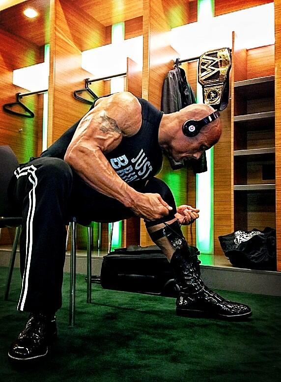 TheRock's tweet photo. Its on..

Biggest #Wrestlemania of all time. 

Greatest night of my career. 

#LaceEmUp #BigLove2U http://t.co/zaXFC0z7Yz