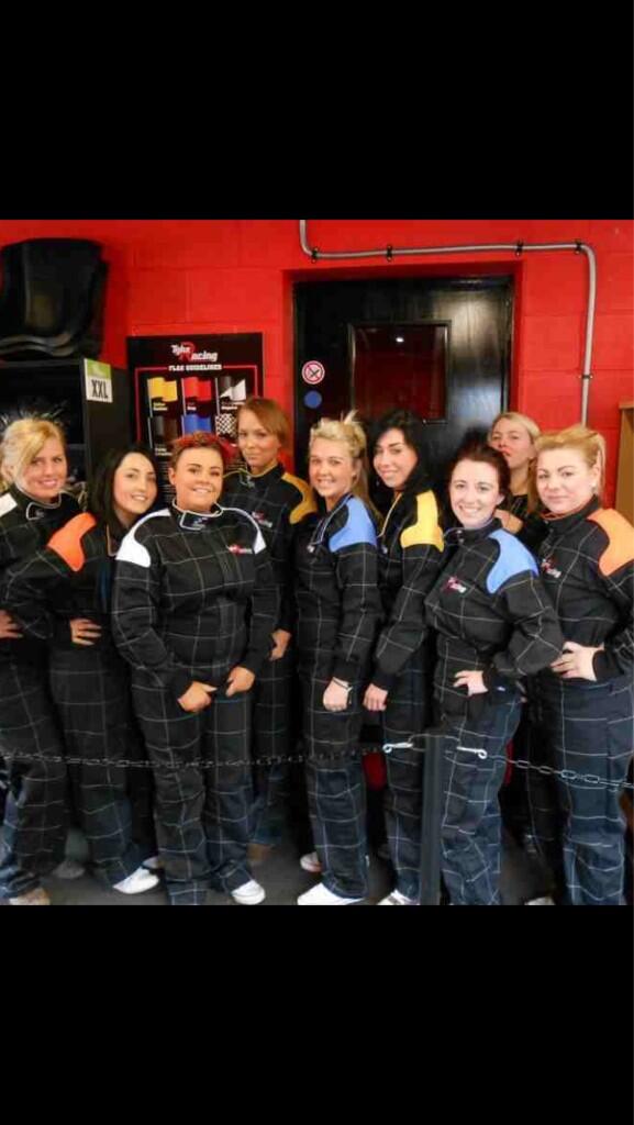 kim_uhrin_'s tweet photo. @Nathinchstone @amybabyprincess @staceyloubi @StevieeeA @xlaurenxbarbiex @princesslvs :-) http://t.co/OoGr8X2VaZ