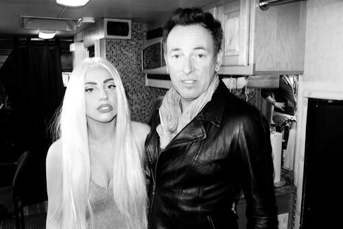 mam11z's tweet photo. So much talent in one picture #ladygaga #brucespringsteen http://t.co/99g9pDoZcL